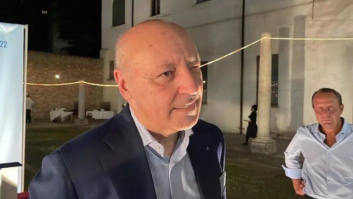 个体户时间都比较自由，等她辞了职，或者休了长假，你们俩可以一起出去旅旅游什么的。